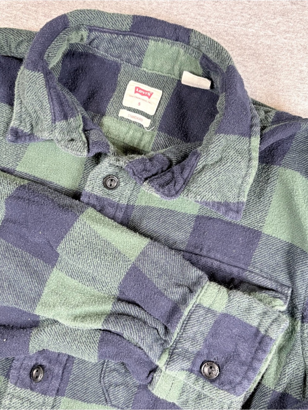 Levis Flannel Shirt Mens S Green Black Plaid Button Up Casual Cotton Batwing Tag